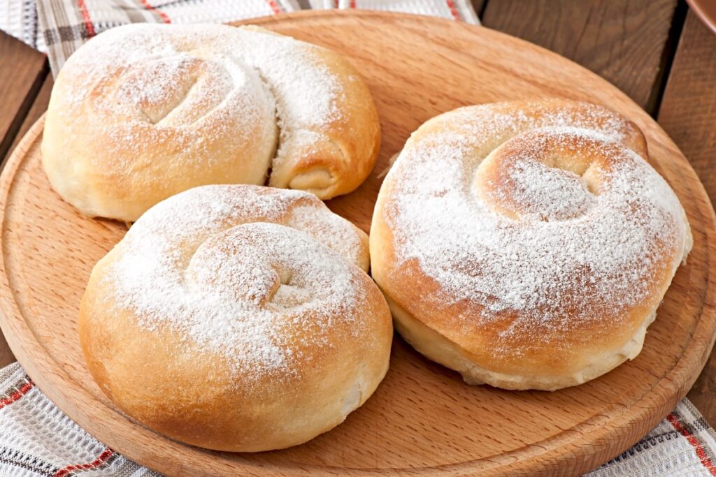 spanish buns ensaimadas (1)